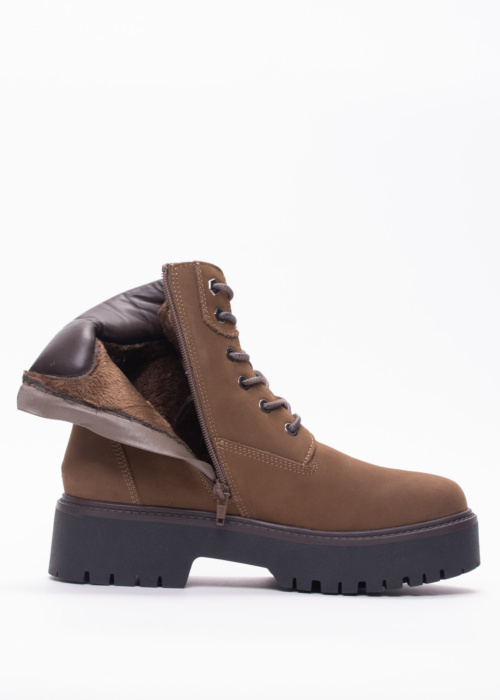 Bullboxer poolsaapad