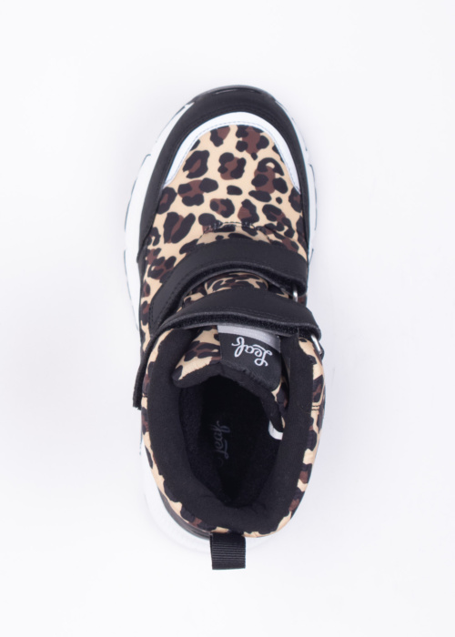 Leaf talvesaapad Salmis