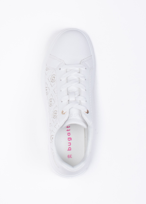 Bugatti tennised Kayla