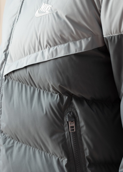 Зимняя парка Nike