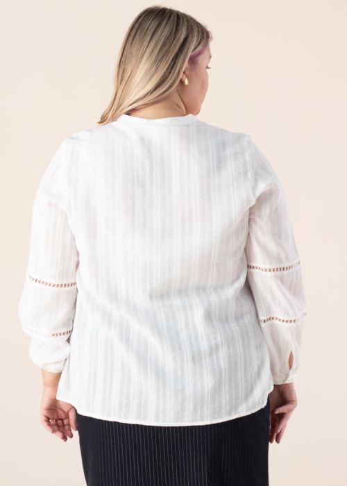 Vila Evoked pluus Manna