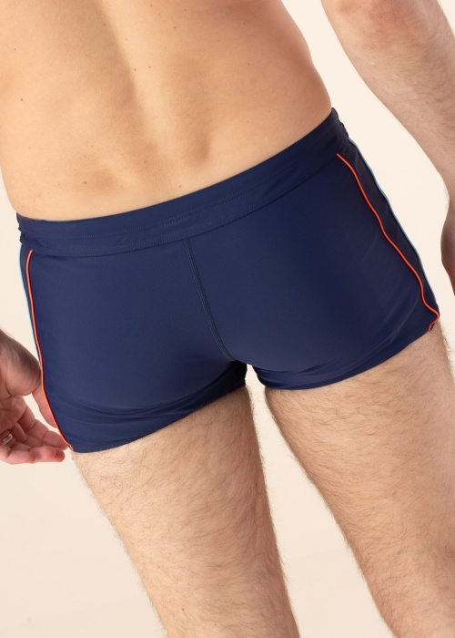 Naturana ujumisbokserid