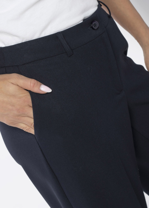 Брюки со стрелками Kairi Vilderson