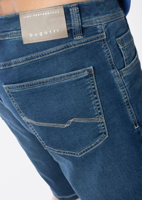 Bugatti teksapüksid