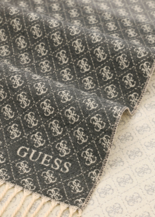 Зимний шарф Guess