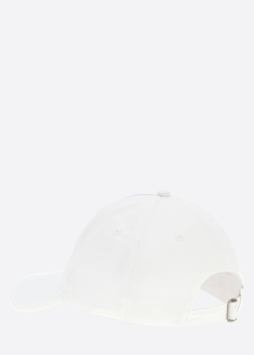 Guess nokamüts Triangle