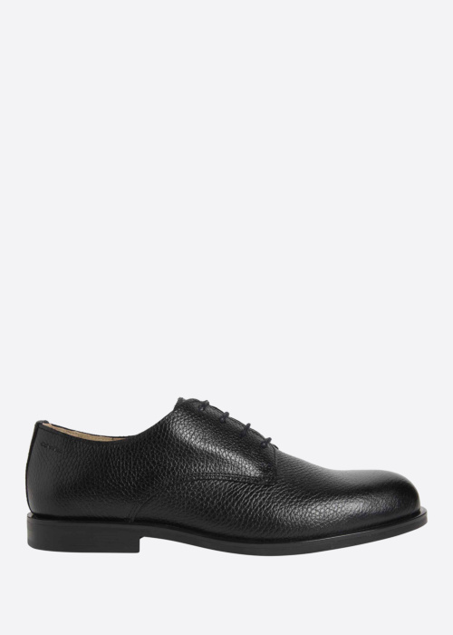Calvin Klein kinnised kingad
