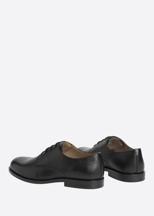Calvin Klein kinnised kingad