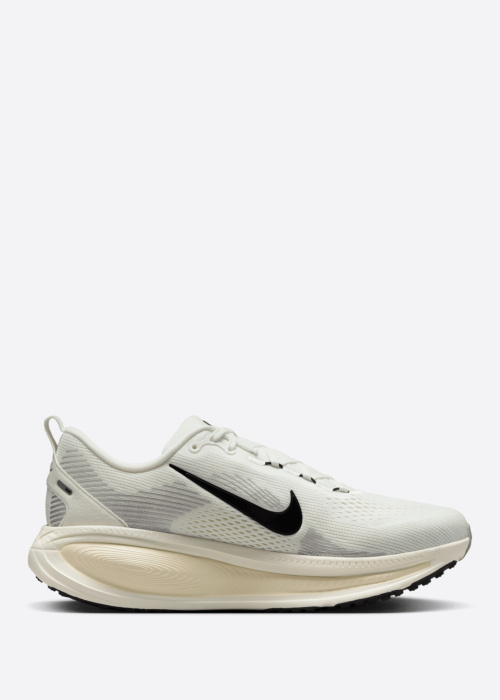 Беговые кроссовки Vomero 18 Nike