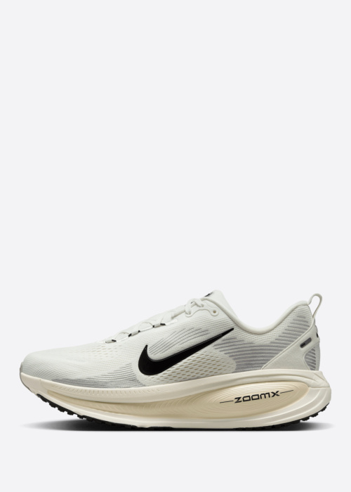 Беговые кроссовки Vomero 18 Nike