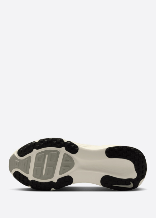 Беговые кроссовки Vomero 18 Nike