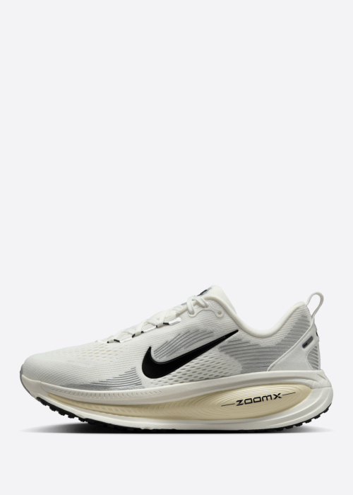Беговые кроссовки Vomero 18 Nike