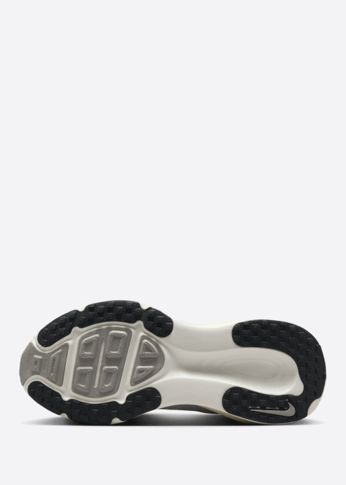 Беговые кроссовки Vomero 18 Nike