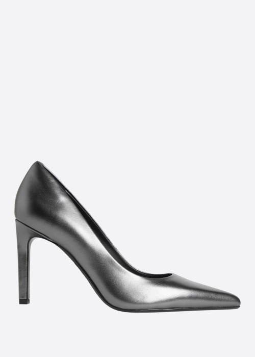 Calvin Klein kinnised kingad