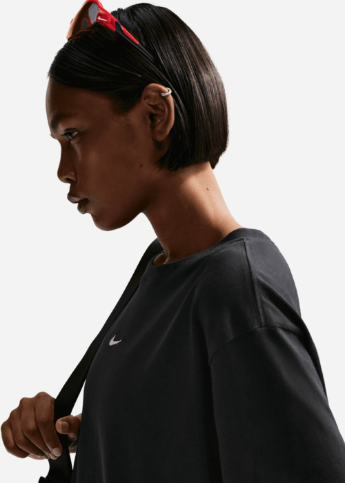 Nike T-särk Newic