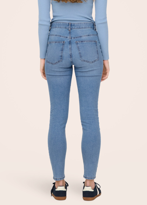 Джинсы Moon JDY