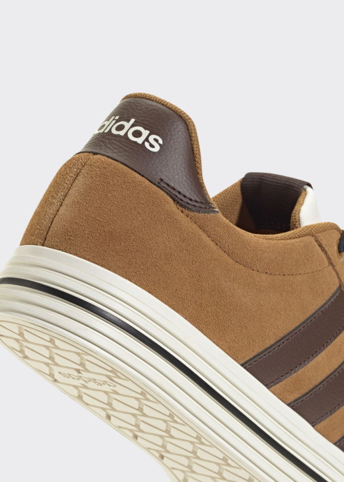 adidas tennised Daily 4.0