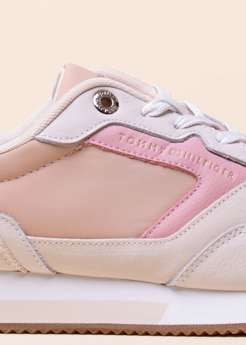 Tommy Hilfiger vabaajajalatsid