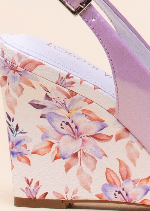 Loretta Vitale kingad