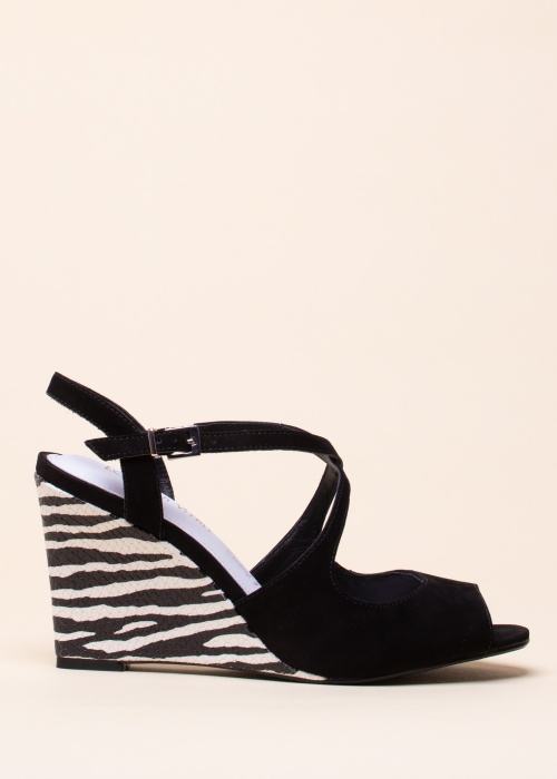 Loretta Vitale kingad