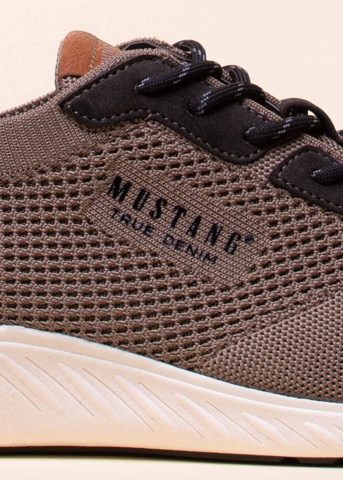 Mustang vabaajajalatsid