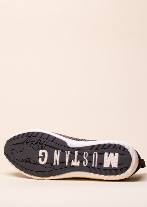 Mustang vabaajajalatsid