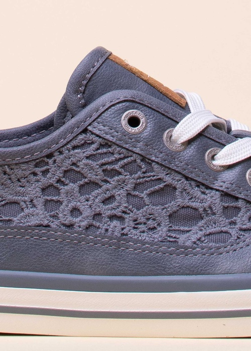 Тенниски Mustang