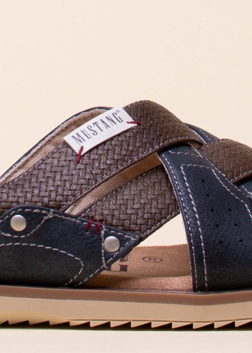 Mustang sandaalid