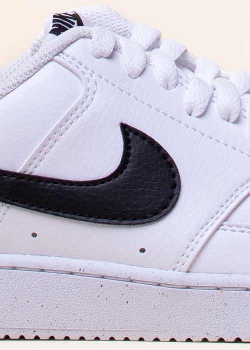 Nike tennised Court Vision