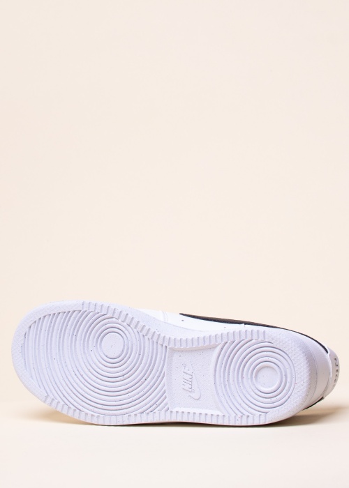 Nike tennised Court Vision