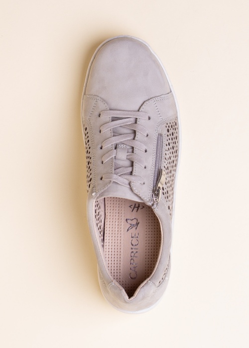 Кроссовки Caprice