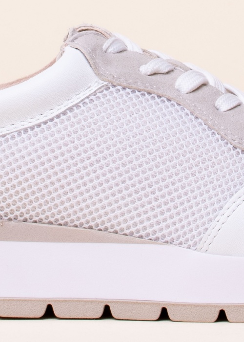 Кроссовки Caprice