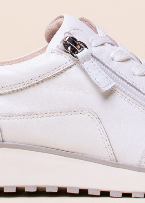 Кроссовки Caprice