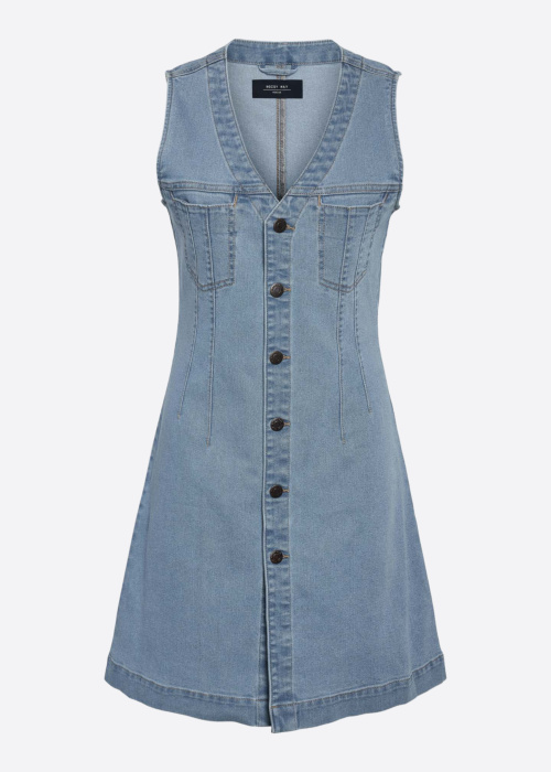 Noisy May kleit Rikka