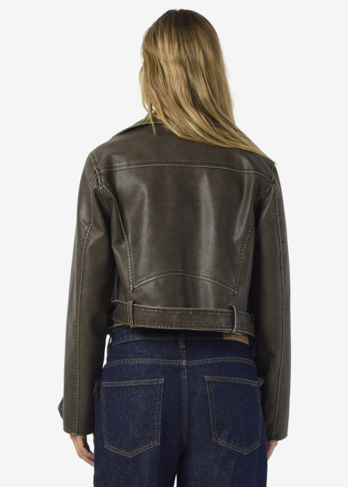 Noisy May tagi Nelly