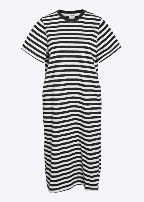 Noisy May kleit Ember