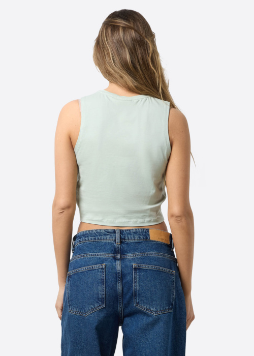 Noisy May topp Twiggi