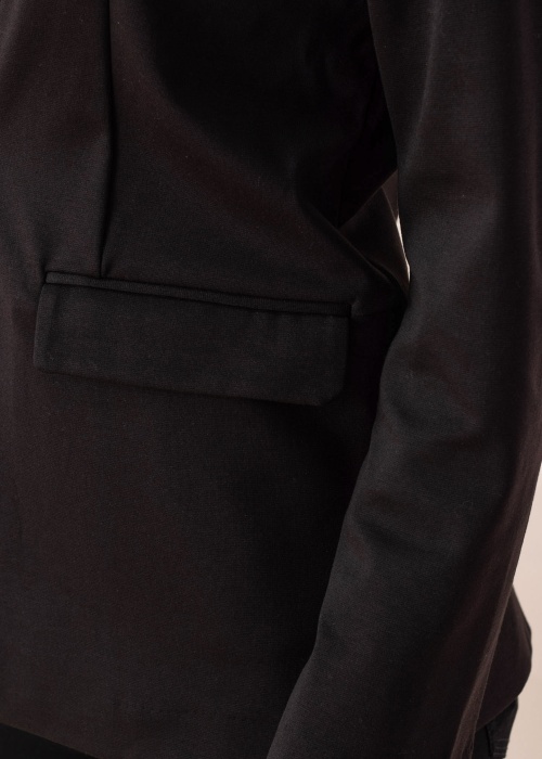 b.young jakk Rizetta