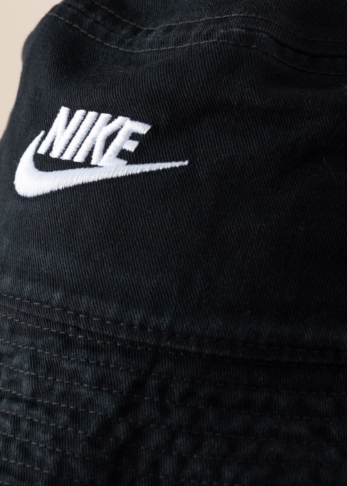 Весенне-осенняя шапка Nike