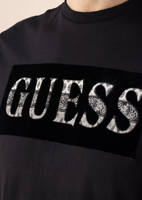 Футболка Guess