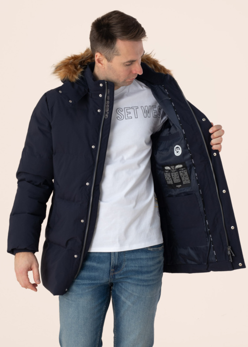 Зимняя куртка Guess