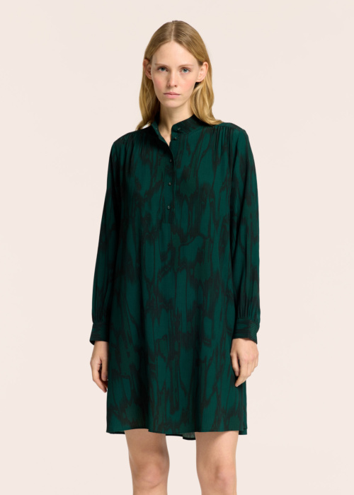 Selected kleit Sheena