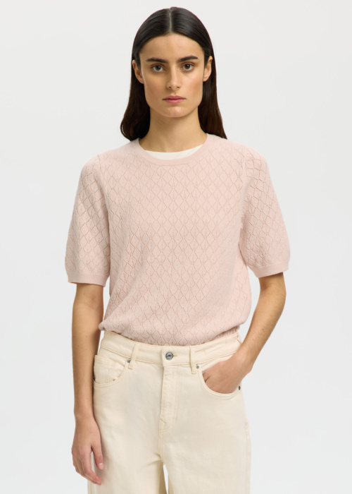 Selected kudum Helen