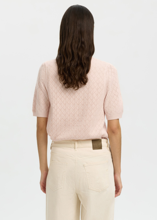 Selected kudum Helen