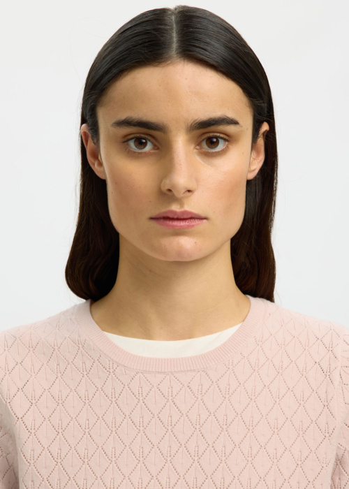 Selected kudum Helen