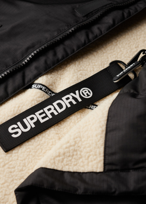 SuperDry mantel