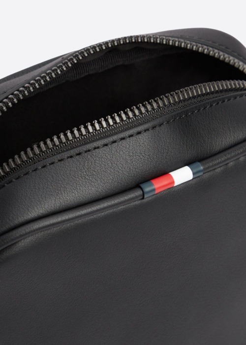 Tommy Hilfiger käekott Foundation