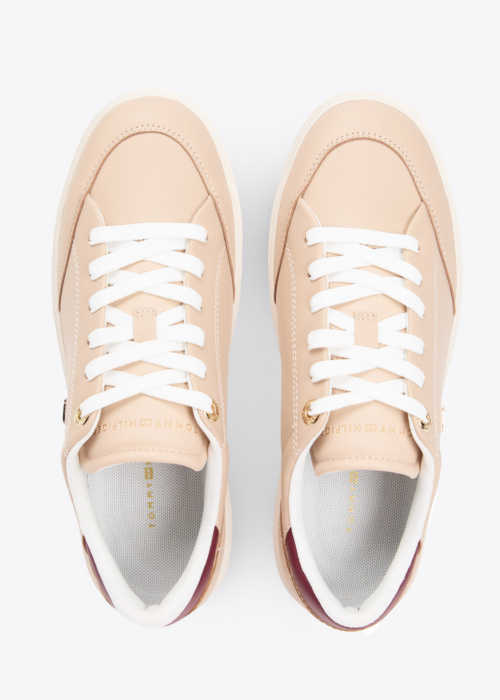 Tommy Hilfiger tennised Chic