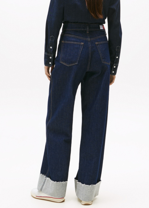 Джинсы Tommy Jeans