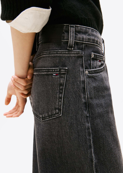 Джинсы Tommy Jeans